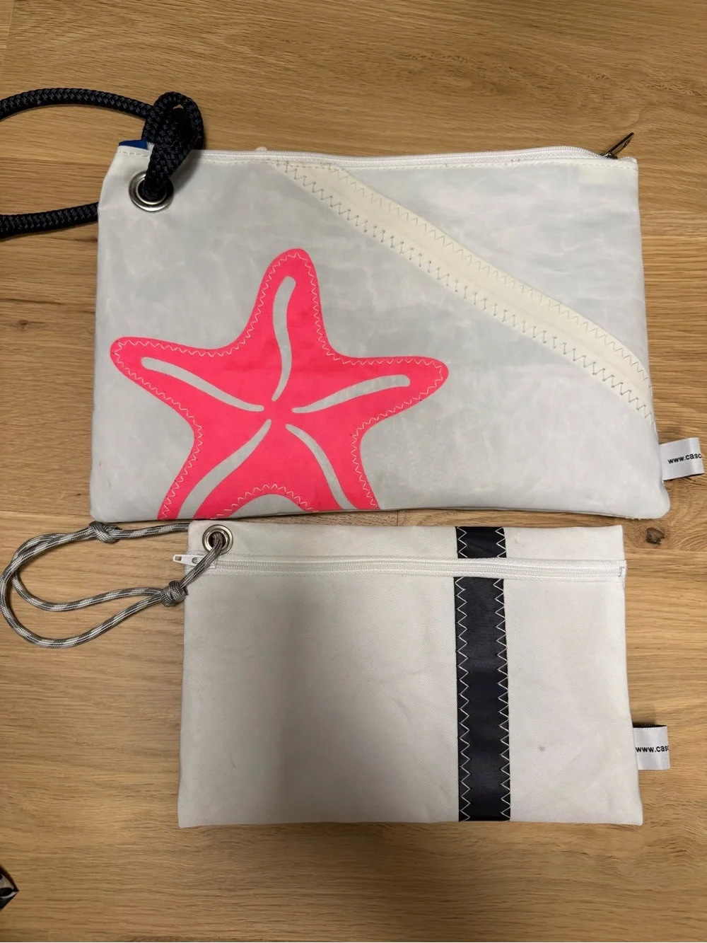 Casco wristlet pouch lot